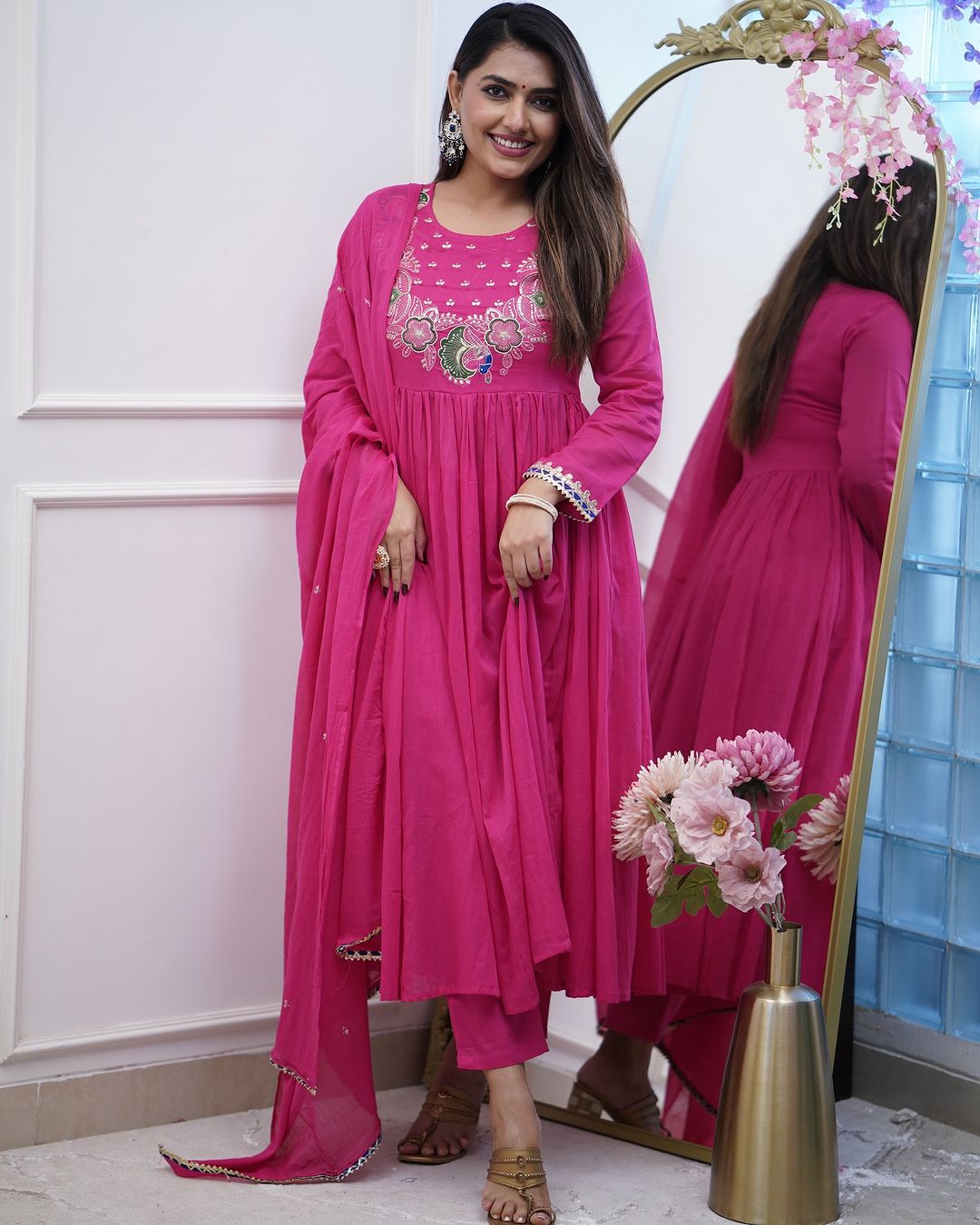 Graceful Women Kurta Sets