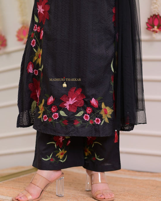 Floral Embroidered Thread Work Pure Cotton Kurta with Trousers & Dupatta